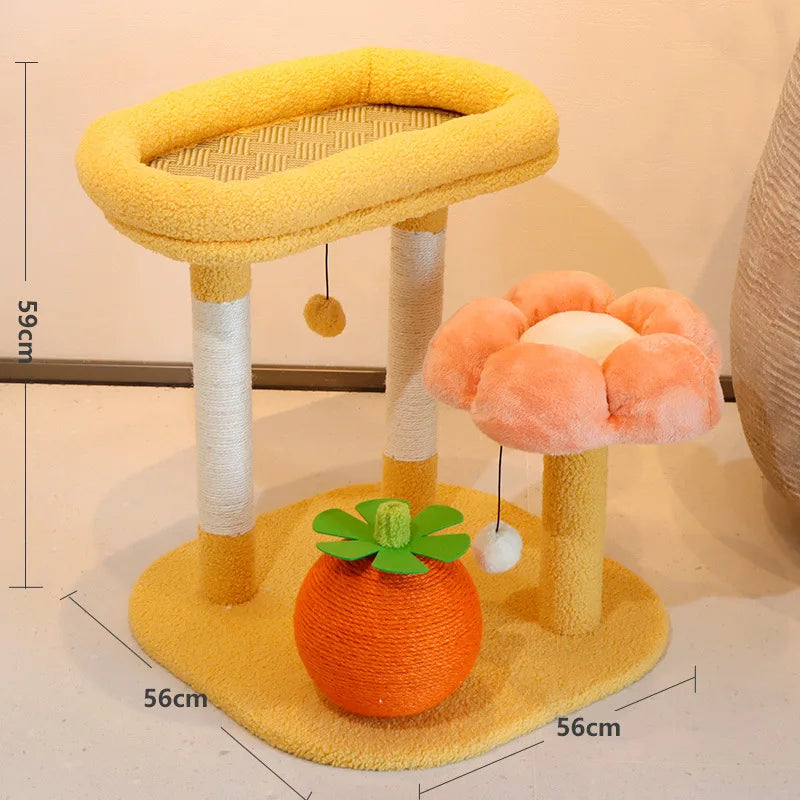 kleiner Katzenturm mit Sisal-Kratzsäule, flauschigen Plüschbällen und Katzenspielzeug